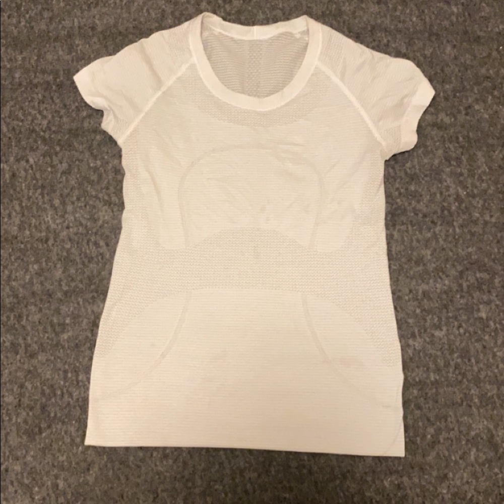 Lululemon T-shirt